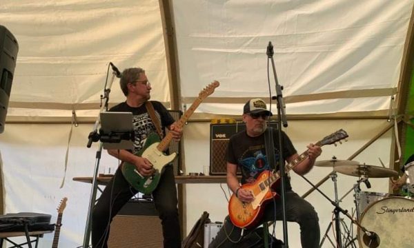 shitfaces live on stage