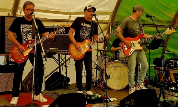 Shitfaces onstage Düsseldorf Mai 2024
